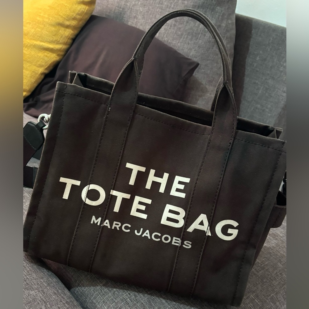 Medium sized Marc Jacobs tote bag